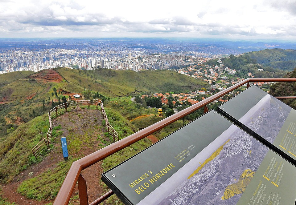 Mirante do Parque das Mangabeiras, exemplo de fechamento de mina em Belo Horizonte