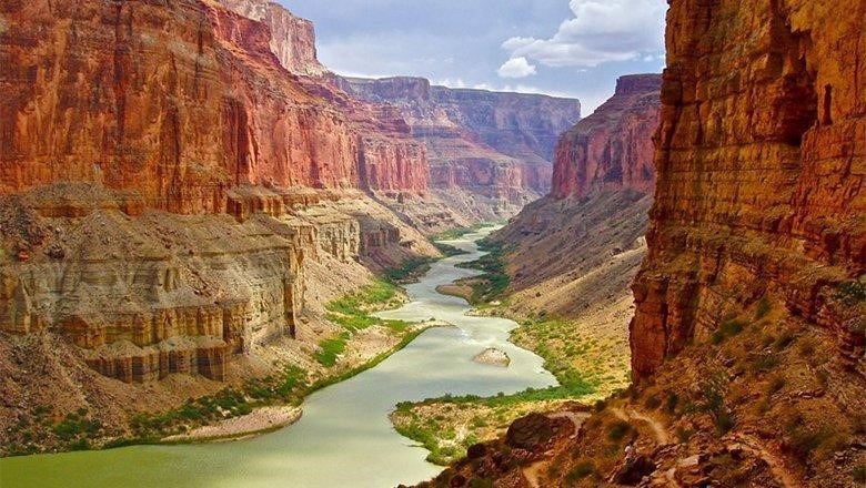5 milhões de anos atrás: O Rio Colorado toma força e escava o Canyon